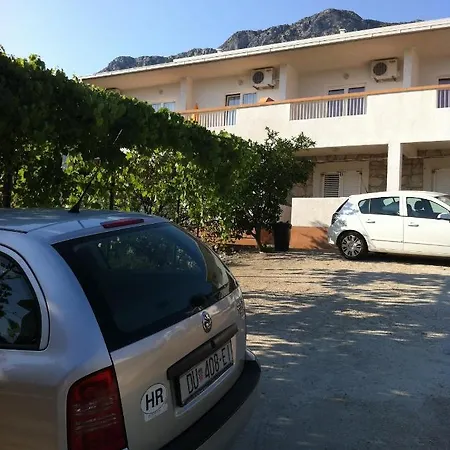 With A Parking Space Gradac, Makarska - 11332 *