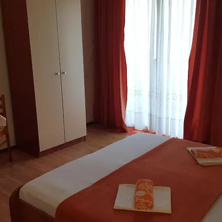 Lejlighed With Parking Space Gradac, Makarska - 11332 Gradac (Split-Dalmatia)